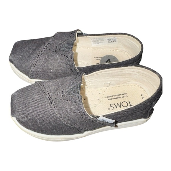 👟 Classic Toddler Canvas Slip-On Shoes – Size 7 - Picture 2 of 5